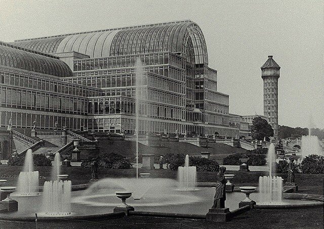 Londra, Crystal Palace; arch. J. Paxton, 1851 (fotografia P.H. Delamotte, 1854). Rimontato a Levisham e distrutto da un incendio nel 1936.
